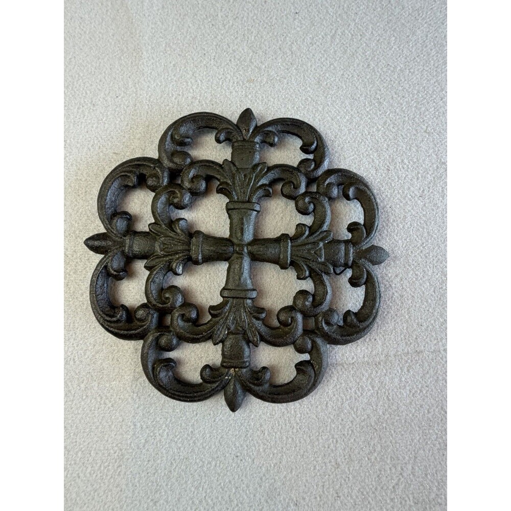 Vintage Cast Iron Round Cross Trivet Wall Hanging Art - Picture 2 of 6